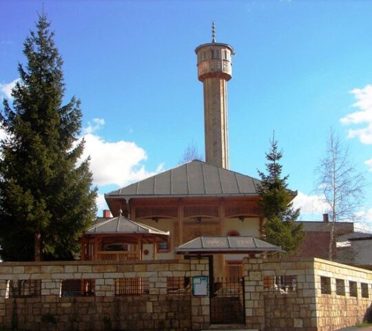 مسجد عثمان في زينيتسا